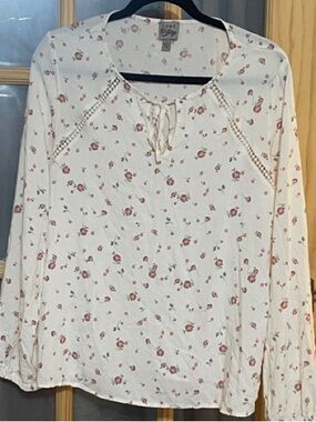 181. Como Vintage Cream Blouse with Pink Floral Print